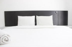 Stylish Studio Room Grand Asia Afrika Apartment By Travelio